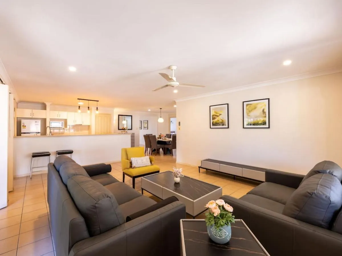 Peaceful 4B2B Sweet Home W Backyard At Springfield Springfield Lakes Holiday home
